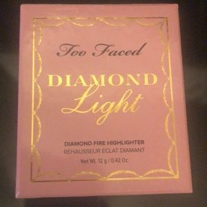 Too Faced Diamond Light Highlighter